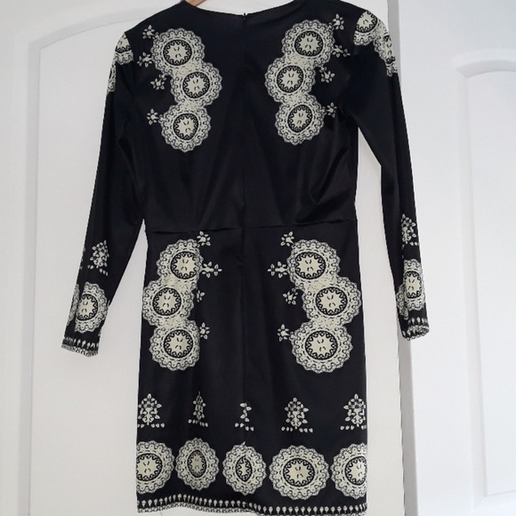 Dress - Picture 2 of 3